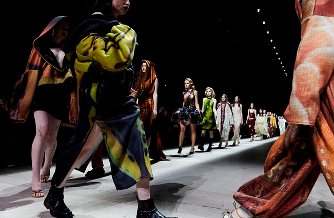 Новые имена на&nbsp;подиуме: показ выпускников Universal University и&nbsp;Британки на&nbsp;Московской неделе моды